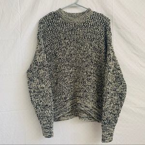 🖤 H&M Black and Cream Sweater